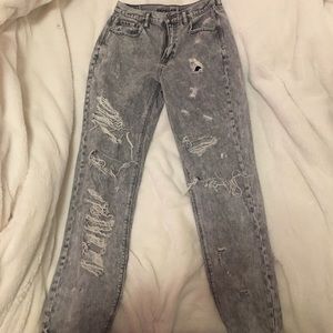 American eagle ripped jeans